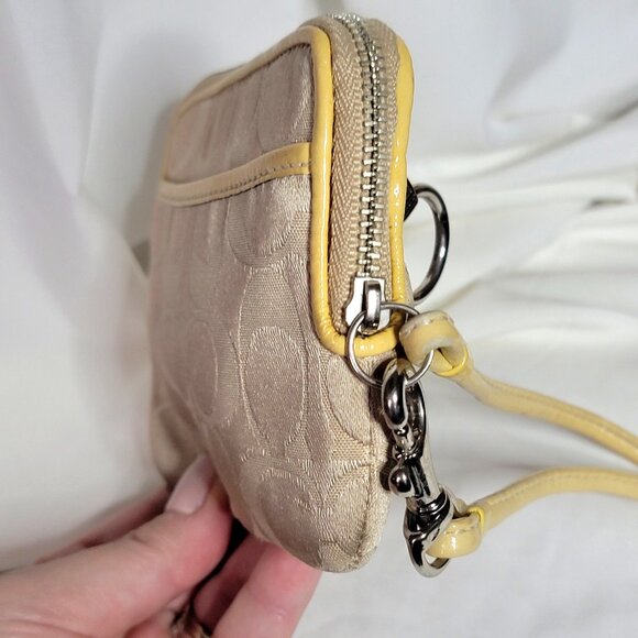 Coach Poppy Signature Canvas Wristlet - Sun-Kissed Yellow - Picture 4 of 7